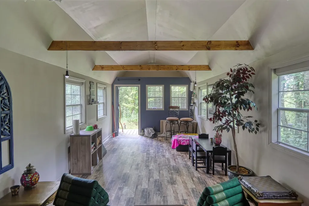 193 Dixon Lane Pleasant Shade TN 37145