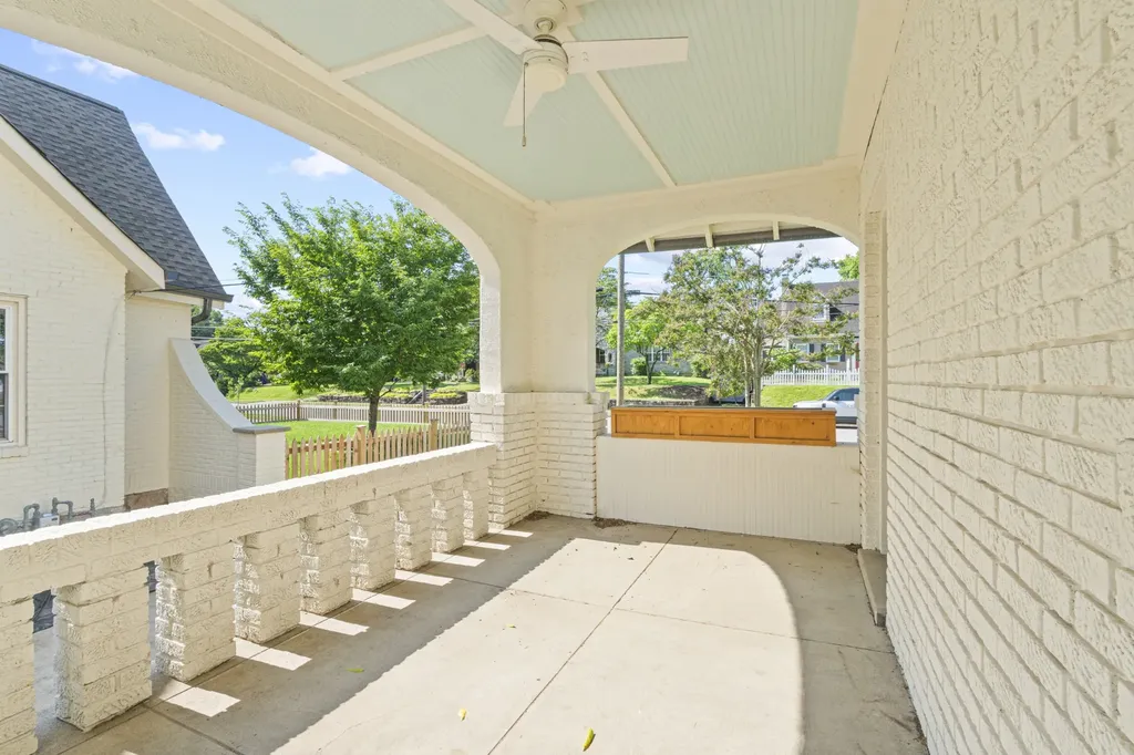 2016 Sweetbriar Avenue Nashville TN 37212