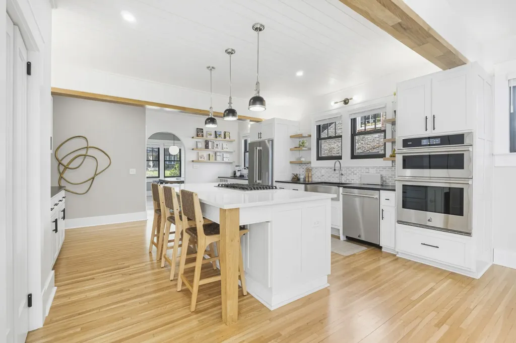 2016 Sweetbriar Avenue Nashville TN 37212