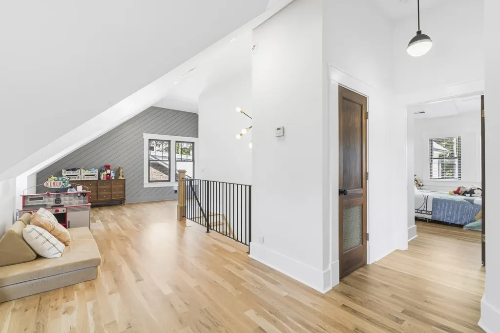 2016 Sweetbriar Avenue Nashville TN 37212