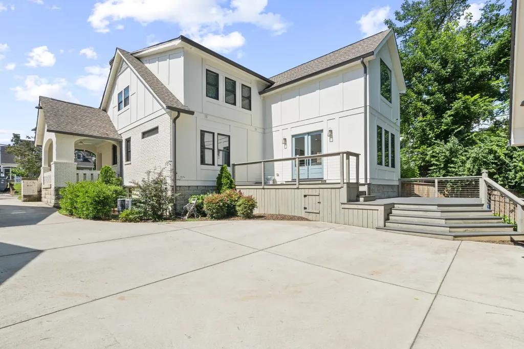 2016 Sweetbriar Avenue Nashville TN 37212