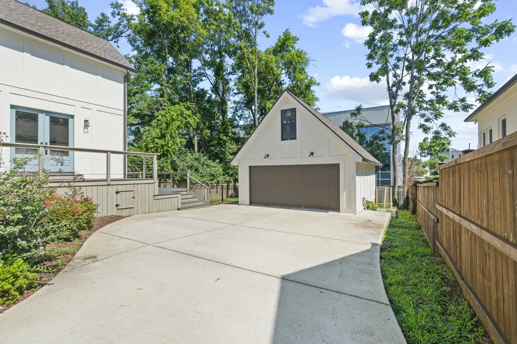 2016 Sweetbriar Avenue Nashville TN 37212