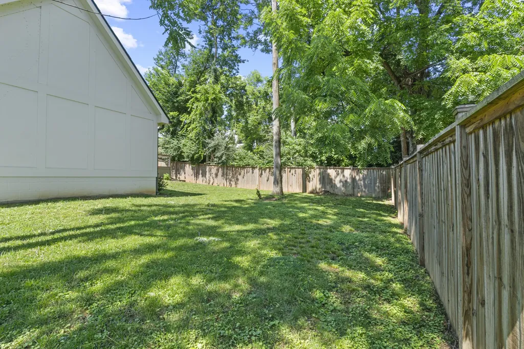 2016 Sweetbriar Avenue Nashville TN 37212