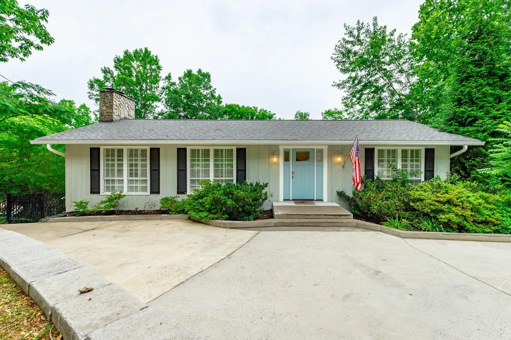 1043 Clift Cave Drive Soddy Daisy TN 37379