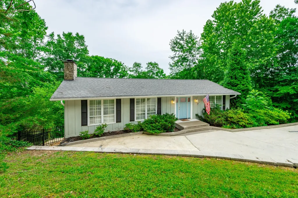 1043 Clift Cave Drive Soddy Daisy TN 37379