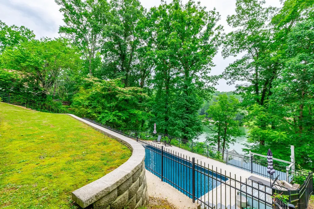 1043 Clift Cave Drive Soddy Daisy TN 37379