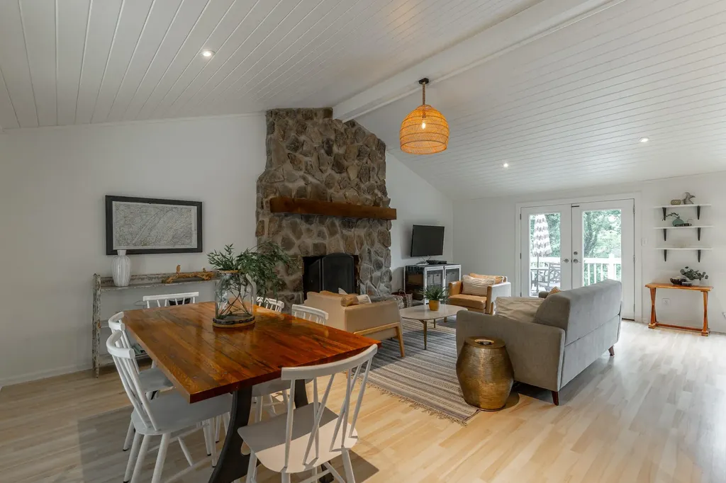 1043 Clift Cave Drive Soddy Daisy TN 37379
