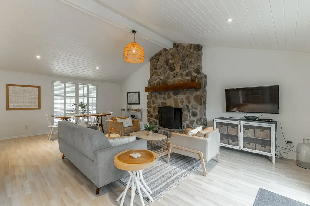 1043 Clift Cave Drive Soddy Daisy TN 37379