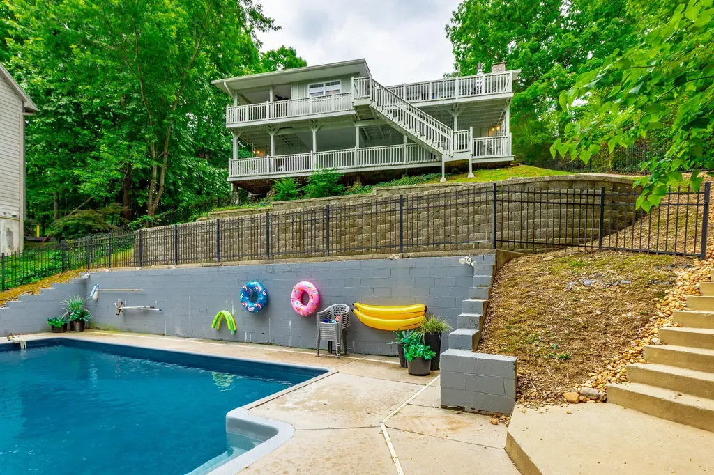 1043 Clift Cave Drive Soddy Daisy TN 37379
