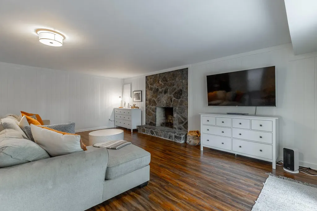 1043 Clift Cave Drive Soddy Daisy TN 37379