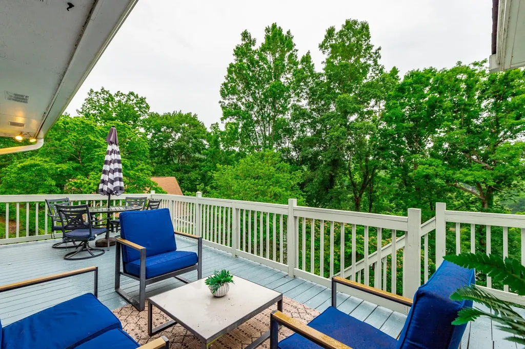 1043 Clift Cave Drive Soddy Daisy TN 37379