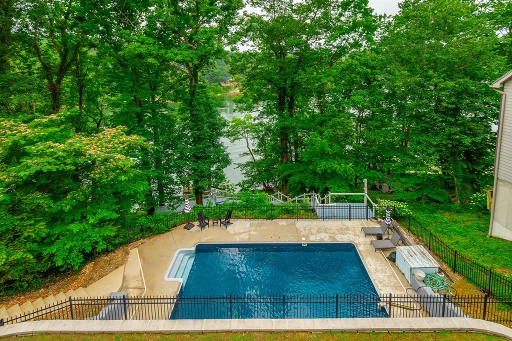 1043 Clift Cave Drive Soddy Daisy TN 37379