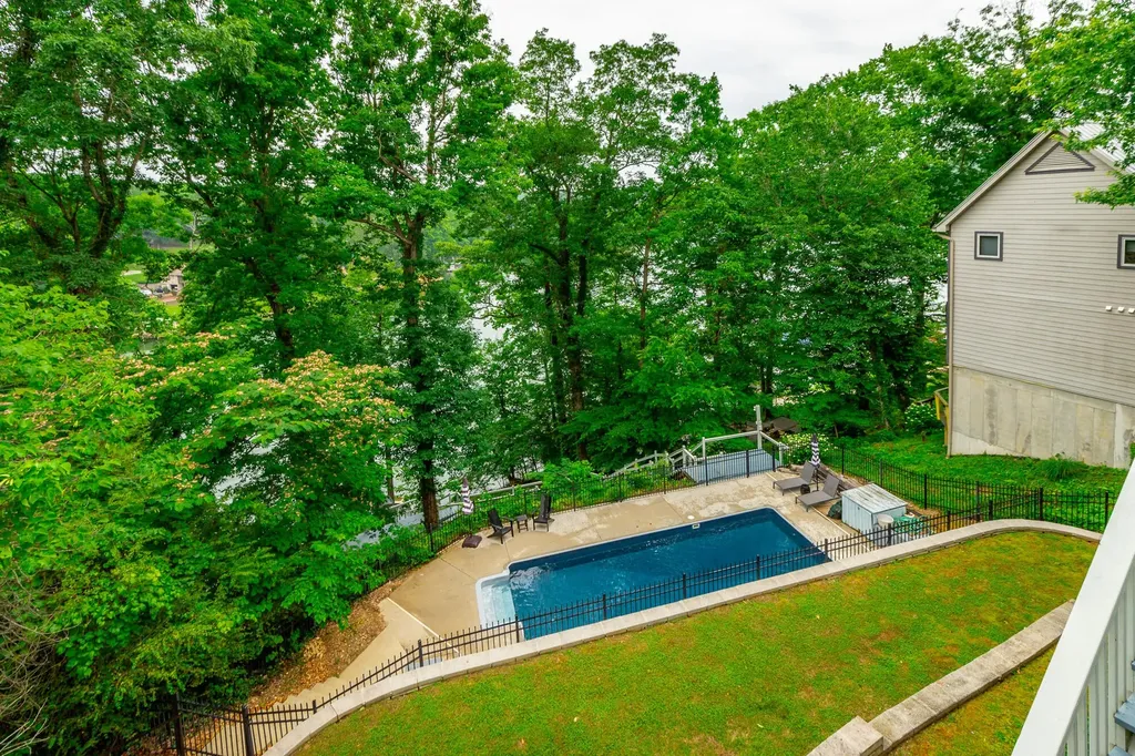 1043 Clift Cave Drive Soddy Daisy TN 37379