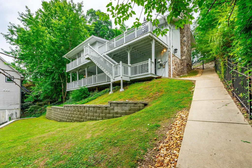 1043 Clift Cave Drive Soddy Daisy TN 37379