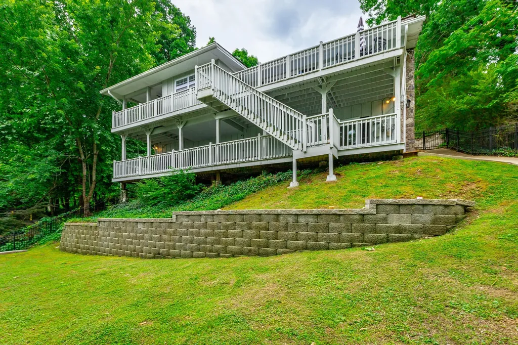 1043 Clift Cave Drive Soddy Daisy TN 37379
