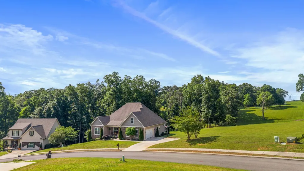 240 Lower Woods Trl, NE Cleveland TN 37323