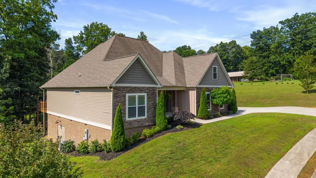 240 Lower Woods Trl, NE Cleveland TN 37323