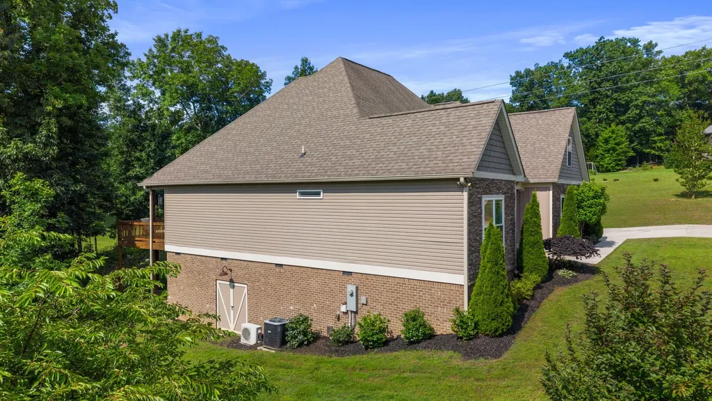 240 Lower Woods Trl, NE Cleveland TN 37323