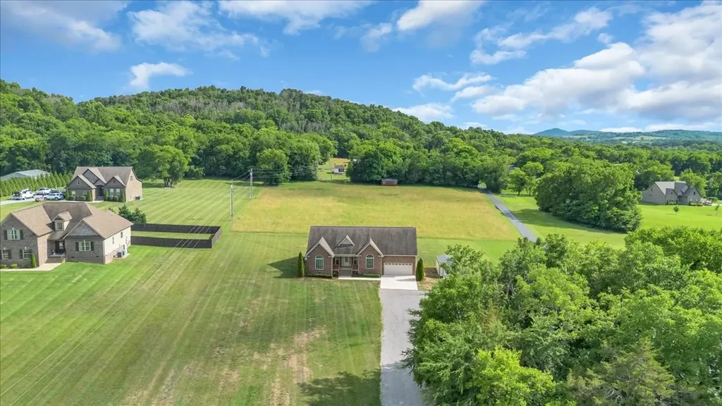 2467 Ben Green Road Lebanon TN 37090