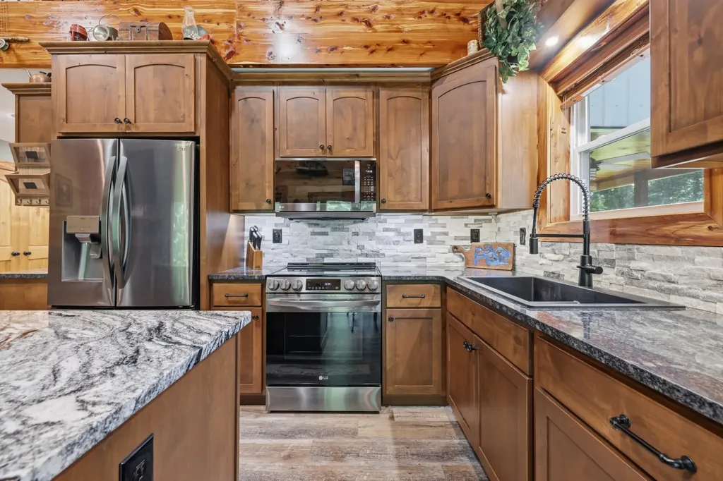 570 Bobcat Trail Dover TN 37058