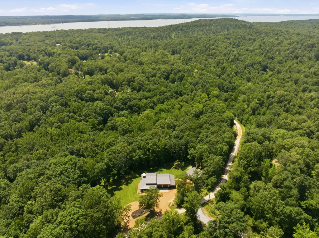 570 Bobcat Trail Dover TN 37058