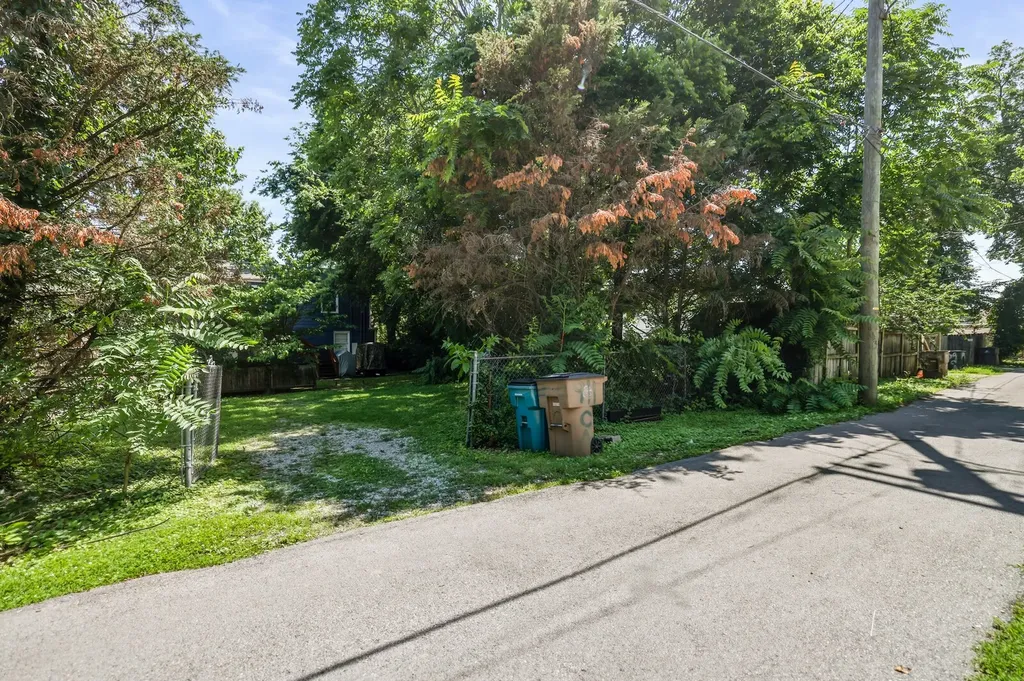 911 Chicamauga Avenue Nashville TN 37206