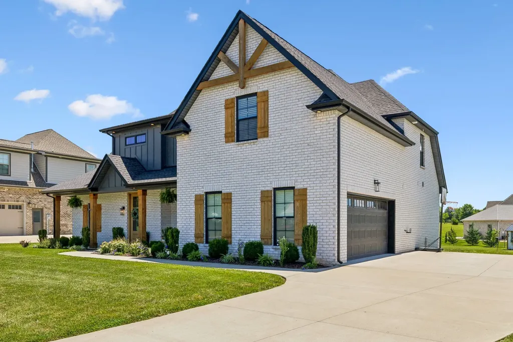 409 Sheas Way Clarksville TN 37043
