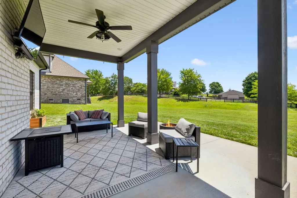 409 Sheas Way Clarksville TN 37043