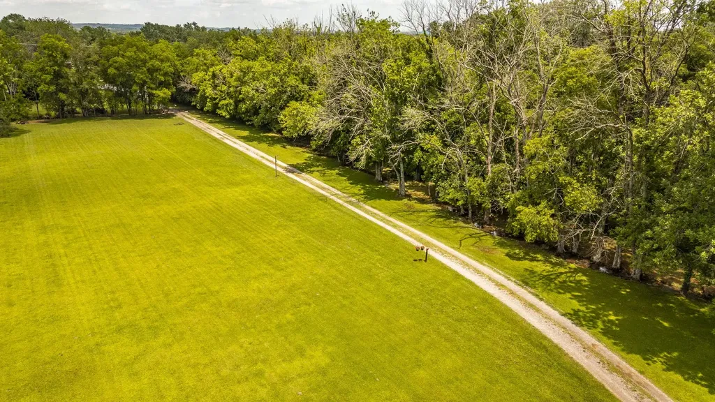 1511 Long Hollow Pike Gallatin TN 37066