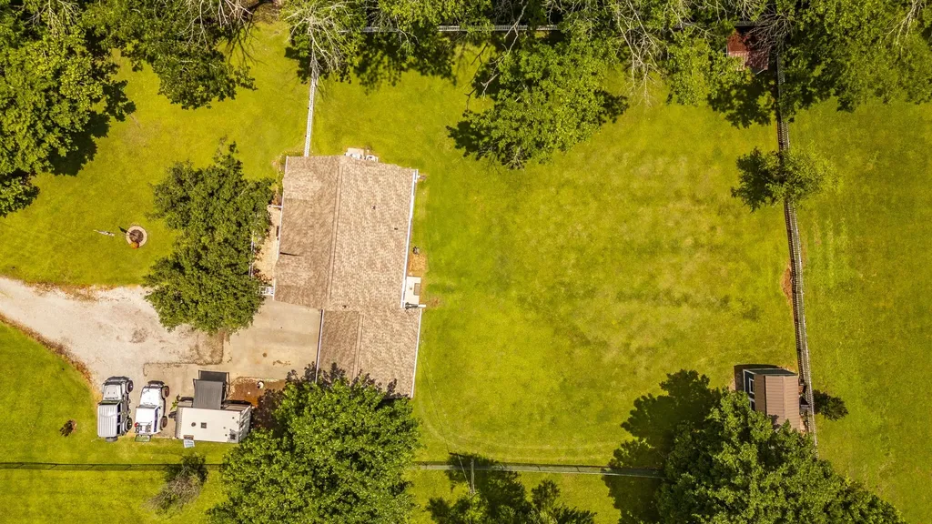 1511 Long Hollow Pike Gallatin TN 37066
