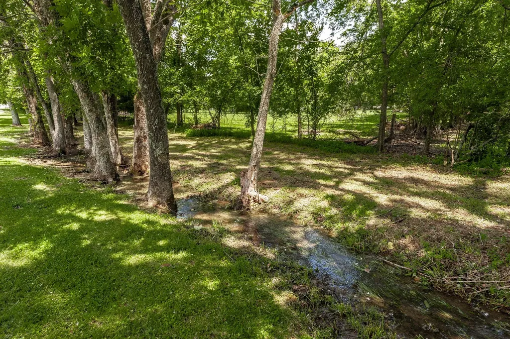 1511 Long Hollow Pike Gallatin TN 37066