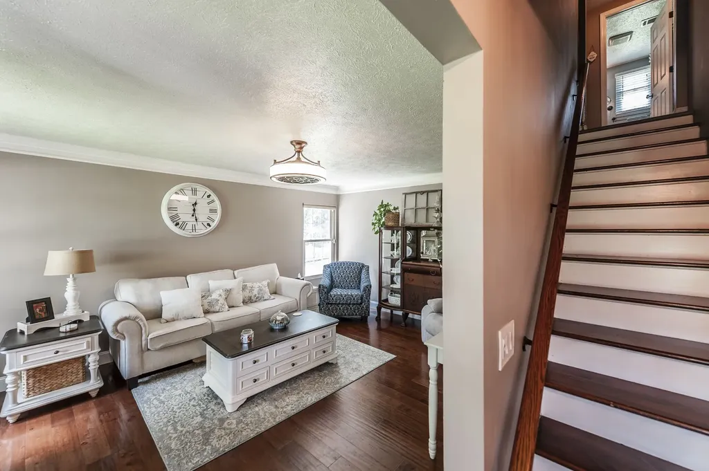 1511 Long Hollow Pike Gallatin TN 37066