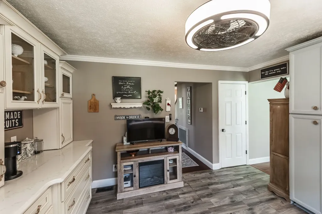 1511 Long Hollow Pike Gallatin TN 37066