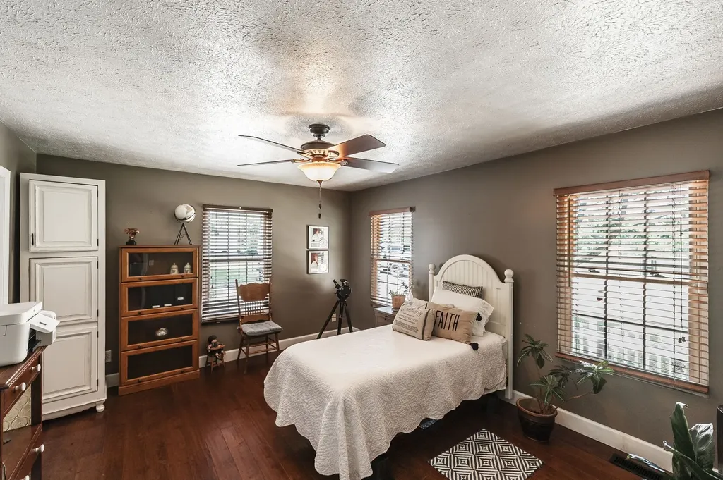 1511 Long Hollow Pike Gallatin TN 37066