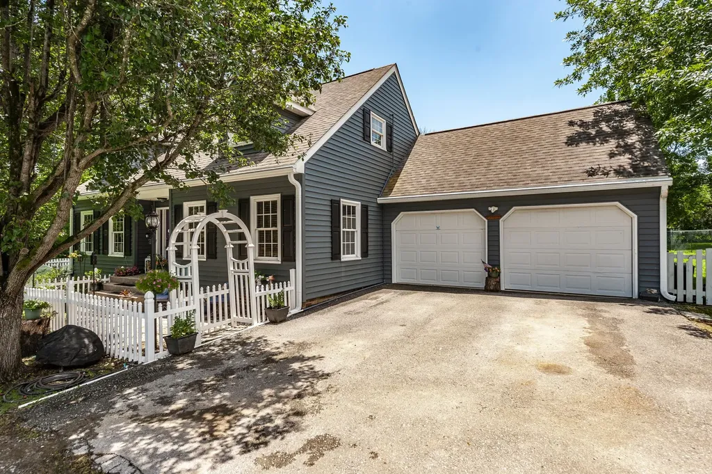 1511 Long Hollow Pike Gallatin TN 37066