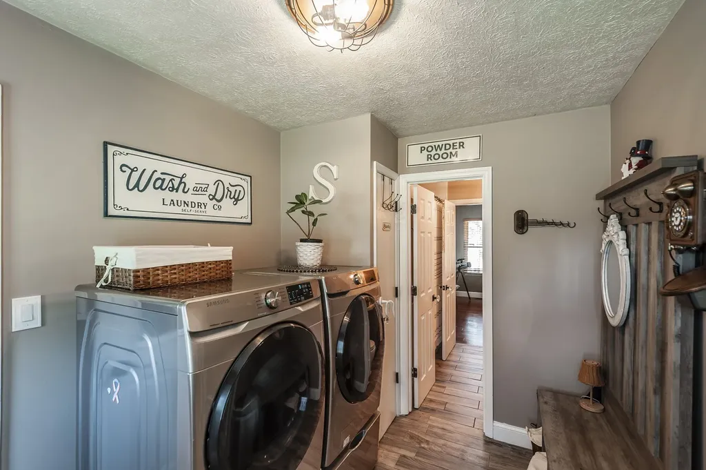 1511 Long Hollow Pike Gallatin TN 37066