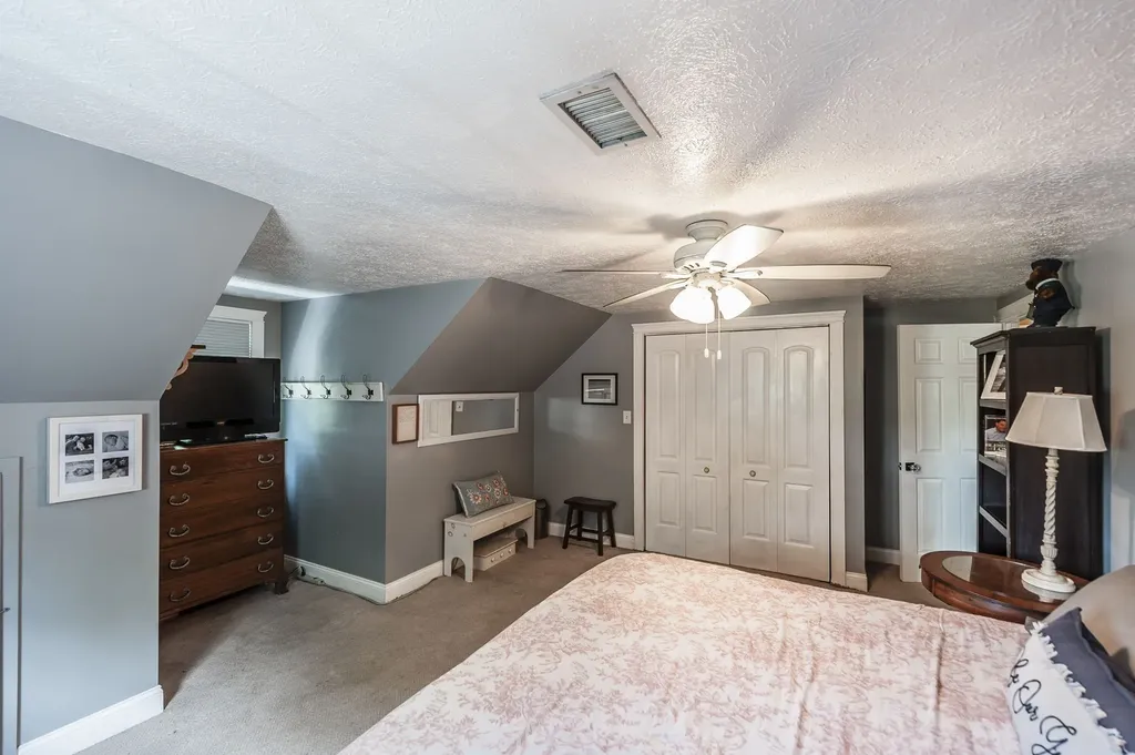 1511 Long Hollow Pike Gallatin TN 37066