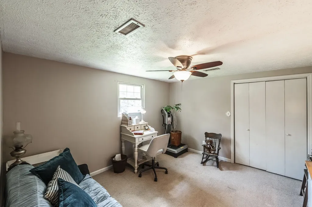 1511 Long Hollow Pike Gallatin TN 37066