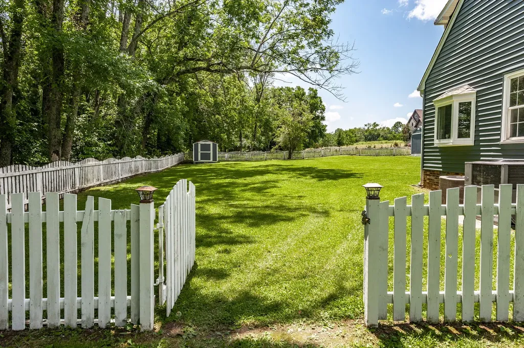 1511 Long Hollow Pike Gallatin TN 37066