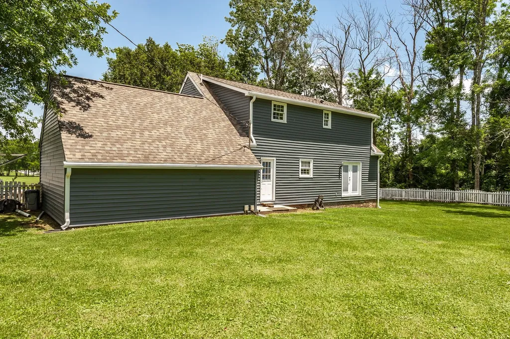 1511 Long Hollow Pike Gallatin TN 37066