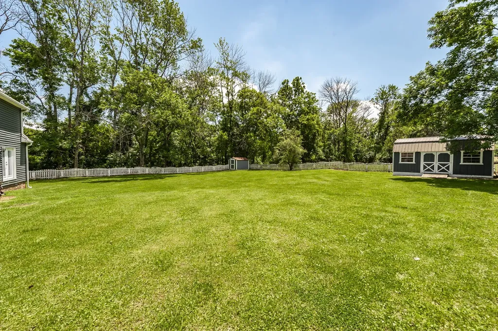 1511 Long Hollow Pike Gallatin TN 37066