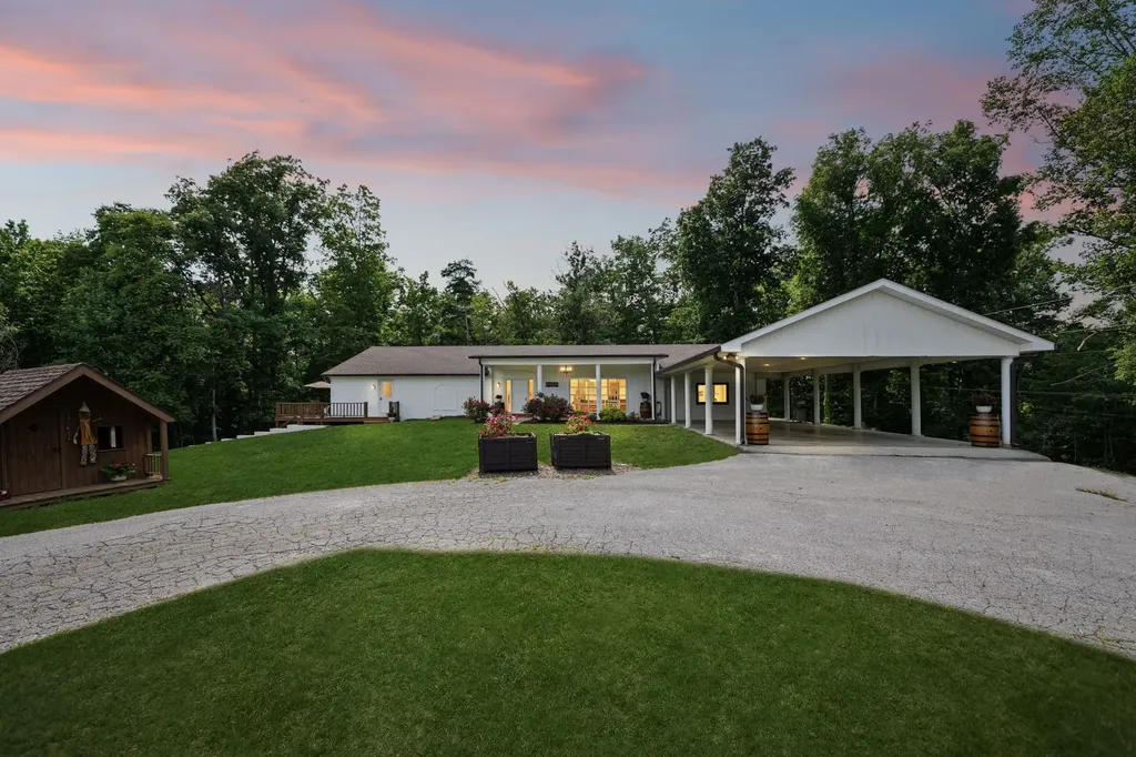 6045 Green Road Bloomington Springs TN 38545
