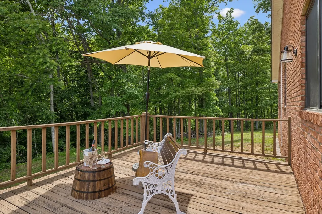 6045 Green Road Bloomington Springs TN 38545