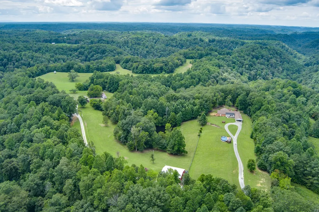 6045 Green Road Bloomington Springs TN 38545