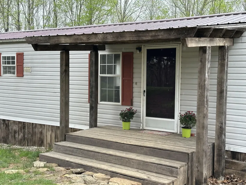 6045 Green Road Bloomington Springs TN 38545