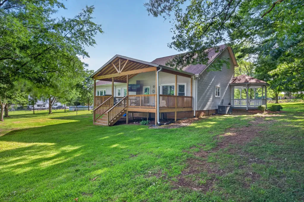 5205 SE Tater Peeler Road Lebanon TN 37090