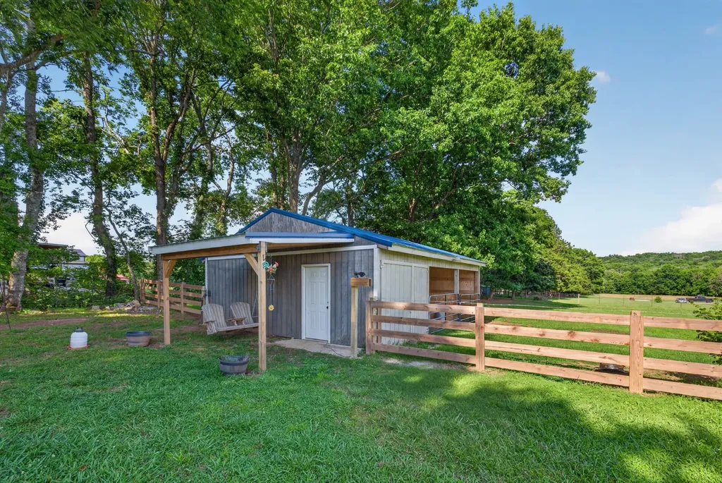 5205 SE Tater Peeler Road Lebanon TN 37090
