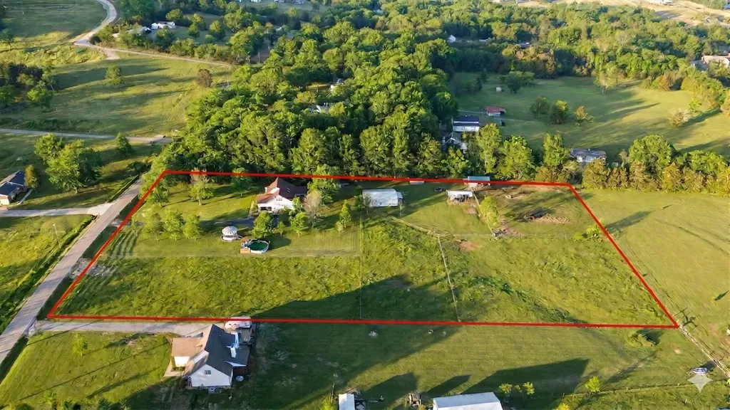 5205 SE Tater Peeler Road Lebanon TN 37090
