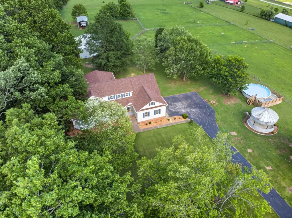 5205 SE Tater Peeler Road Lebanon TN 37090