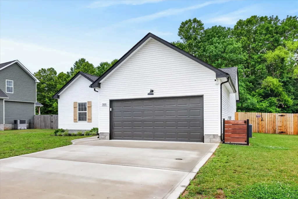 2026 Ireland Way Clarksville TN 37042